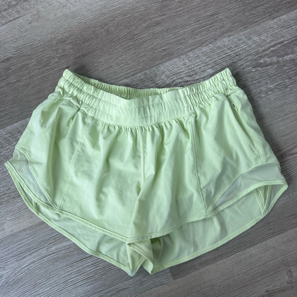 Lululemon hotty hot shorts 2.5
